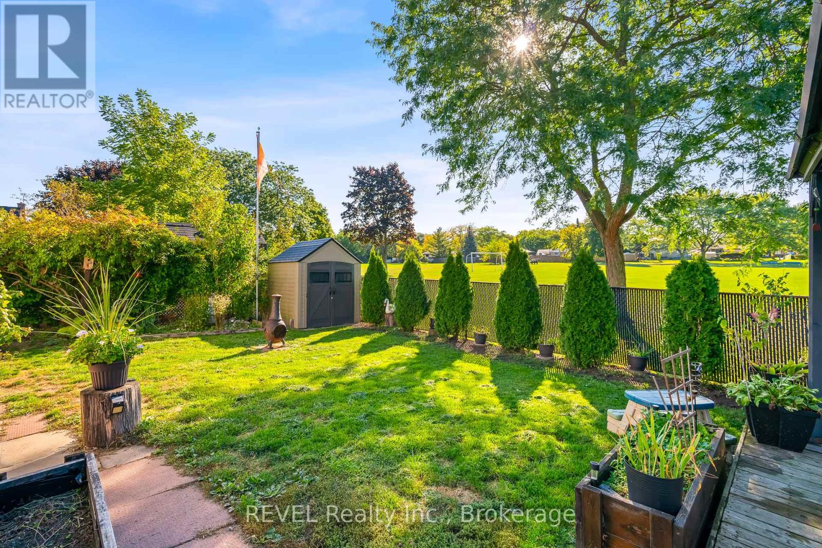 12 Silverdale Drive, St. Catharines, Ontario  L2M 3N1 - Photo 9 - X12439514