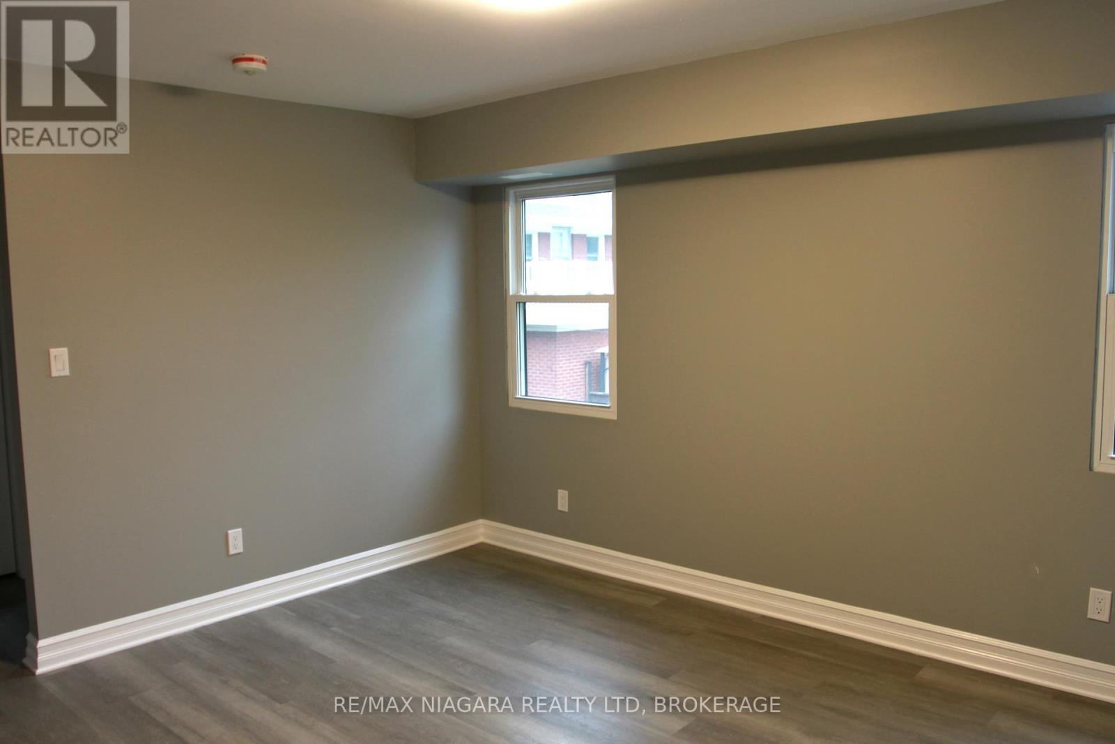 21 Wintemute Street, Fort Erie, Ontario  L2A 3N9 - Photo 18 - X12439523