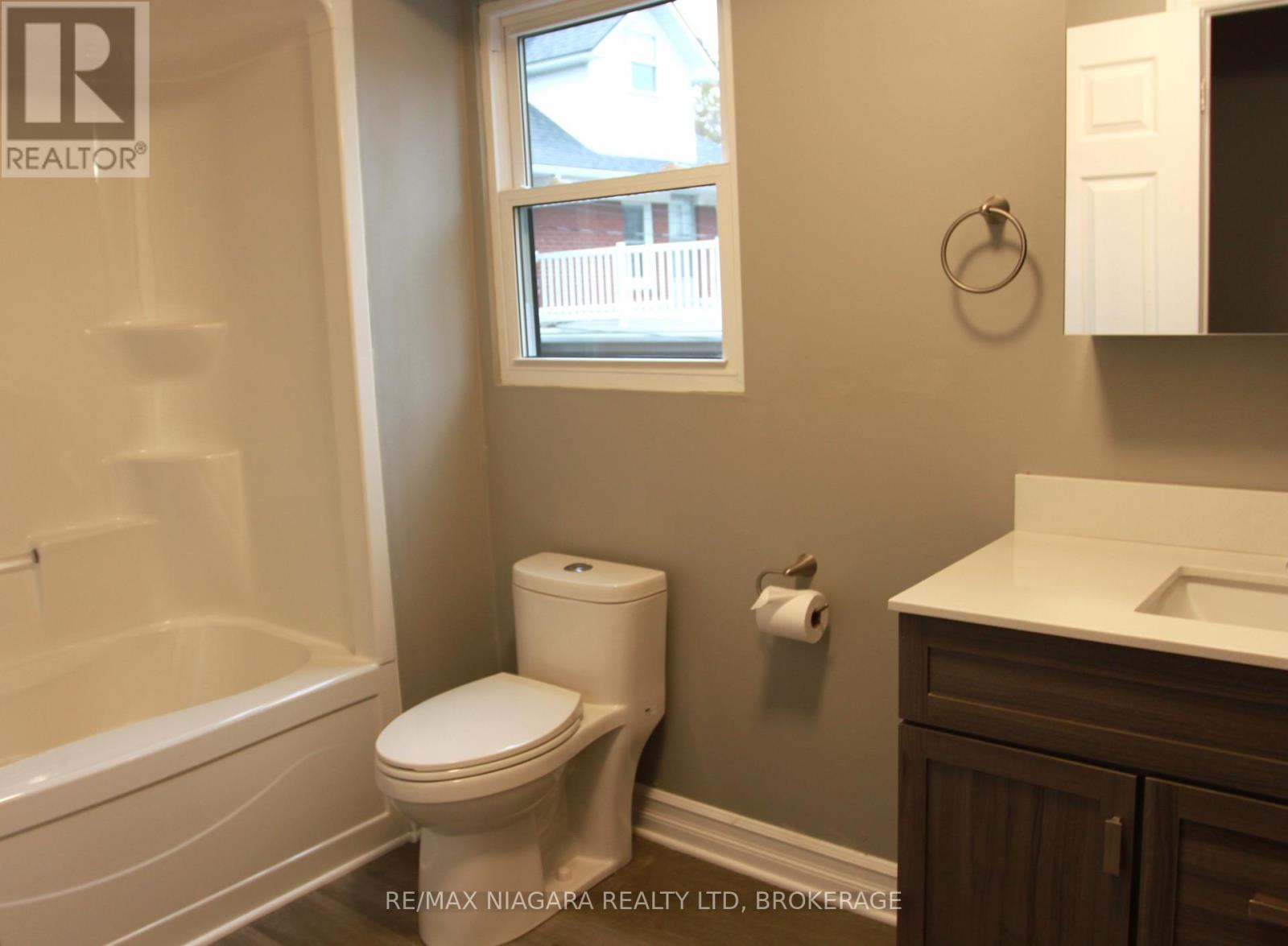 21 Wintemute Street, Fort Erie, Ontario  L2A 3N9 - Photo 19 - X12439523