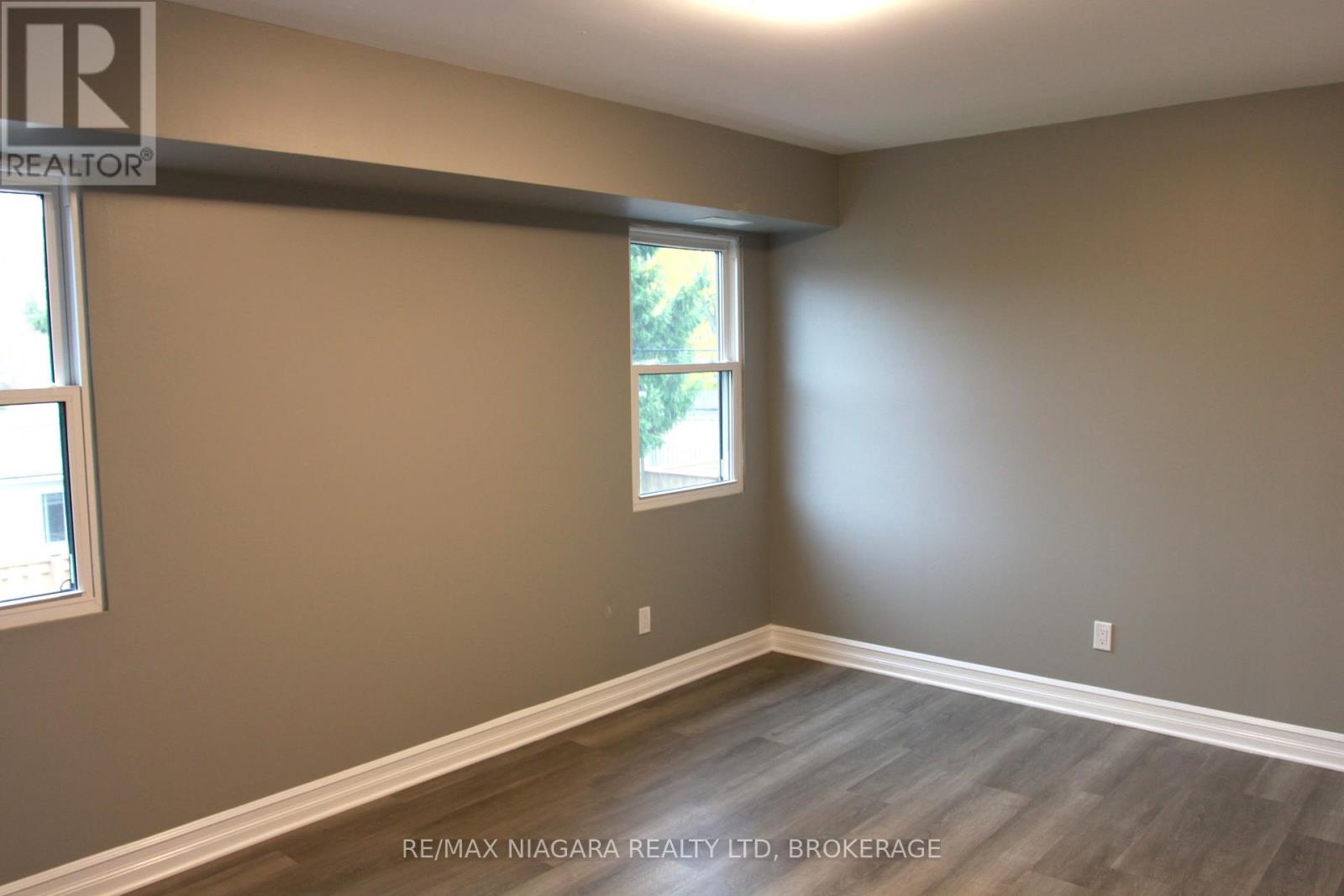 21 Wintemute Street, Fort Erie, Ontario  L2A 3N9 - Photo 20 - X12439523