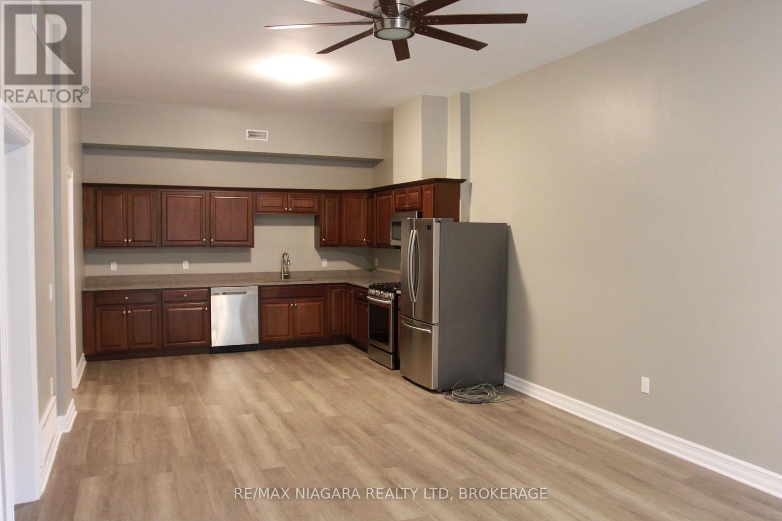 21 Wintemute Street, Fort Erie, Ontario  L2A 3N9 - Photo 6 - X12439523