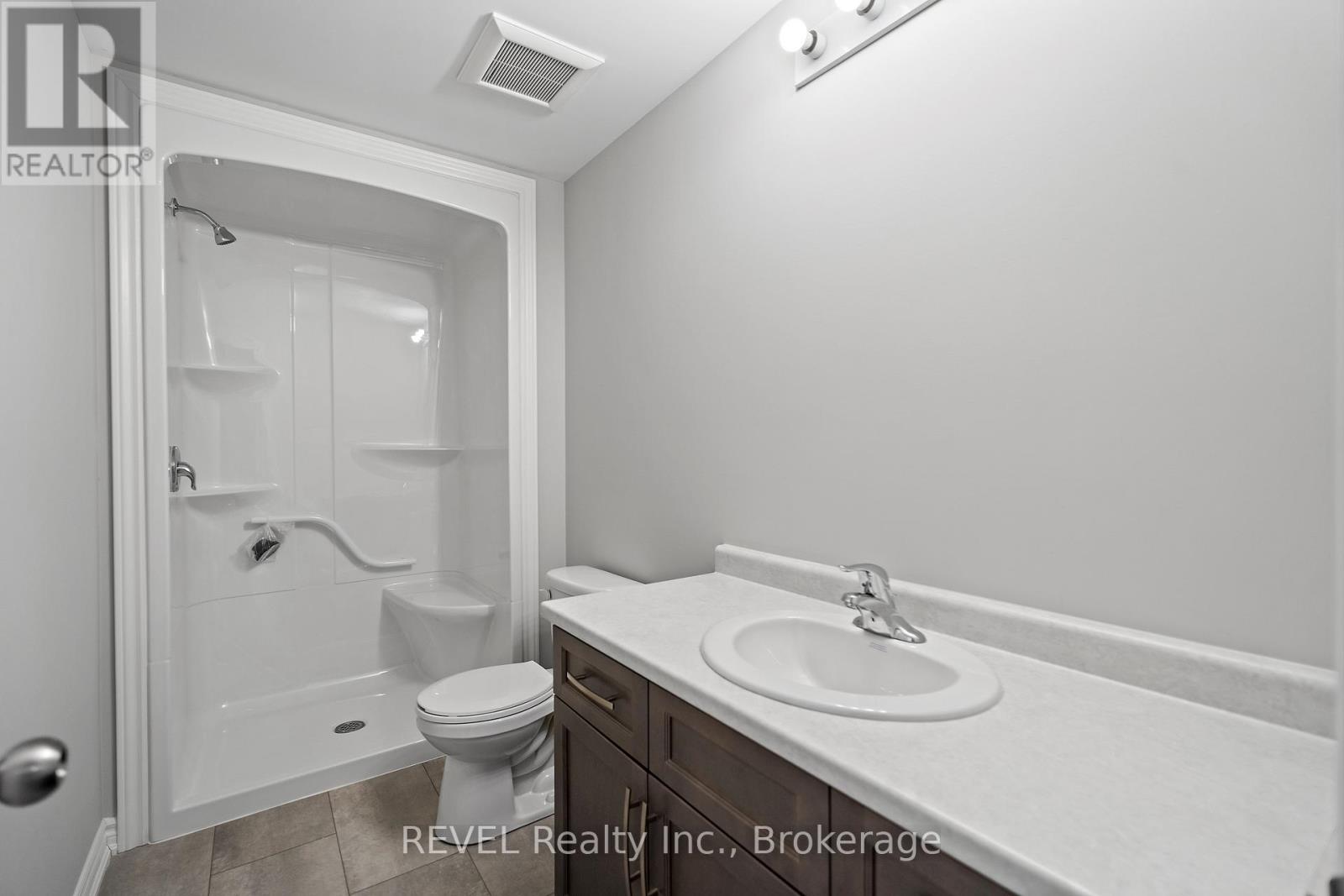 210 Wellandvale Drive, Welland, Ontario  L3C 7C7 - Photo 31 - X12440227