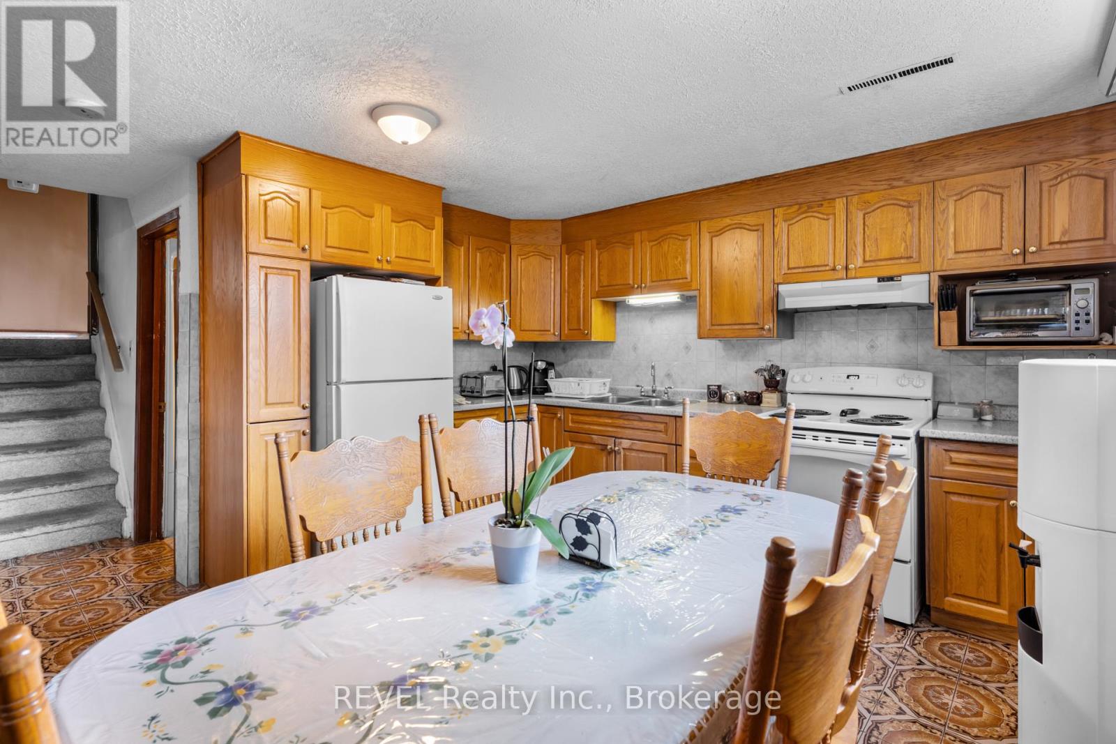 6256 Johnson Drive, Niagara Falls, Ontario  L2J 3J5 - Photo 16 - X12440484