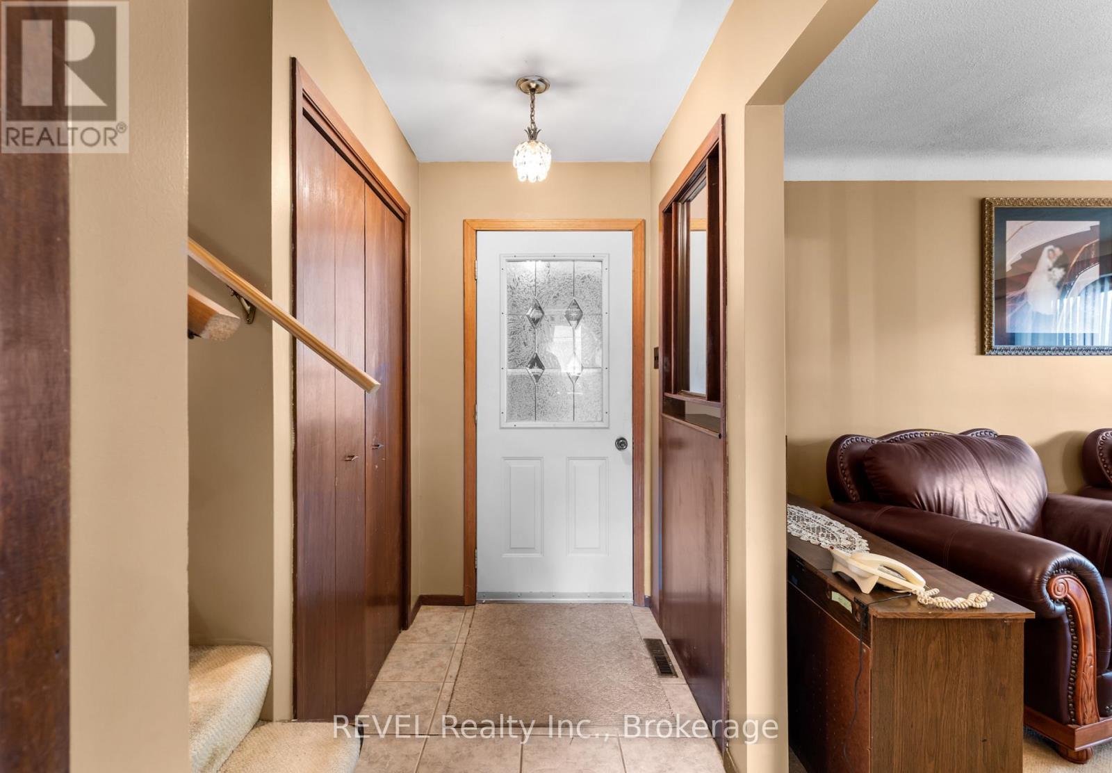 6256 Johnson Drive, Niagara Falls, Ontario  L2J 3J5 - Photo 3 - X12440484