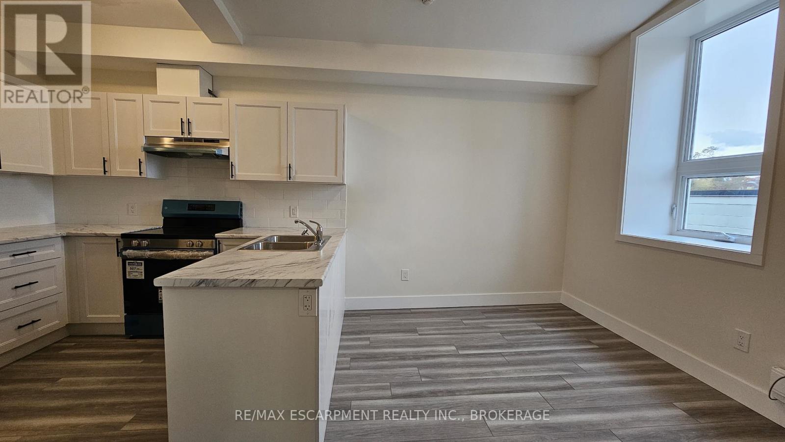 363 Front Street, Belleville, Ontario  K8N 2Z9 - Photo 16 - X12440543