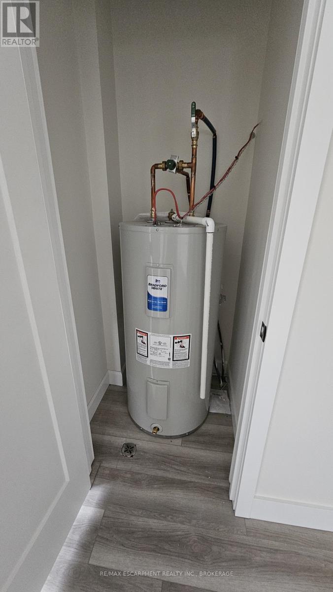 363 Front Street, Belleville, Ontario  K8N 2Z9 - Photo 22 - X12440543