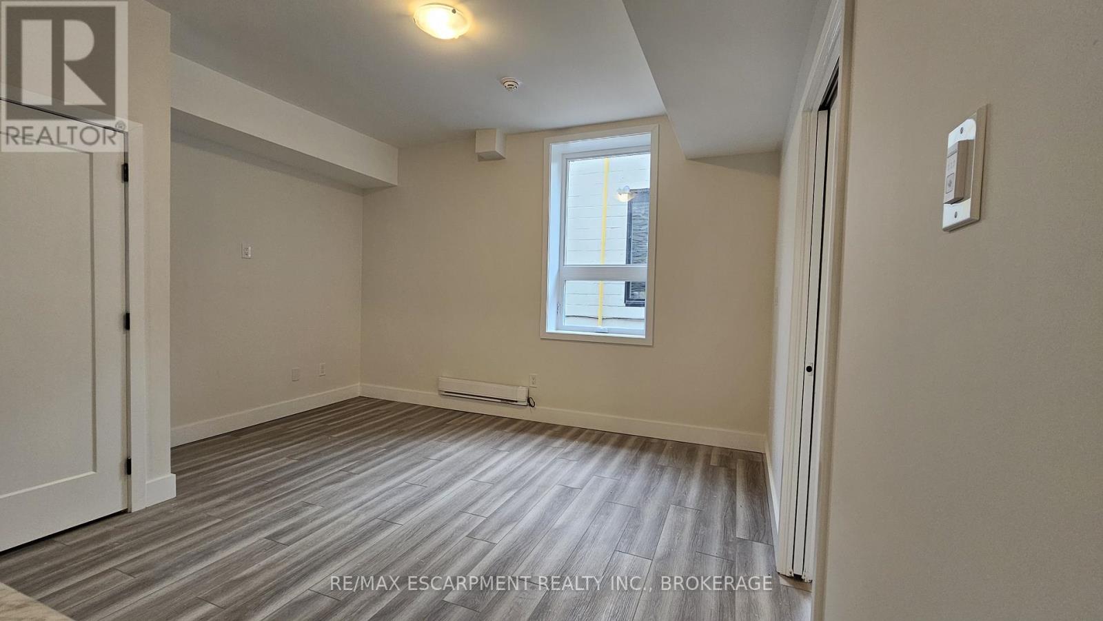 363 Front Street, Belleville, Ontario  K8N 2Z9 - Photo 6 - X12440543