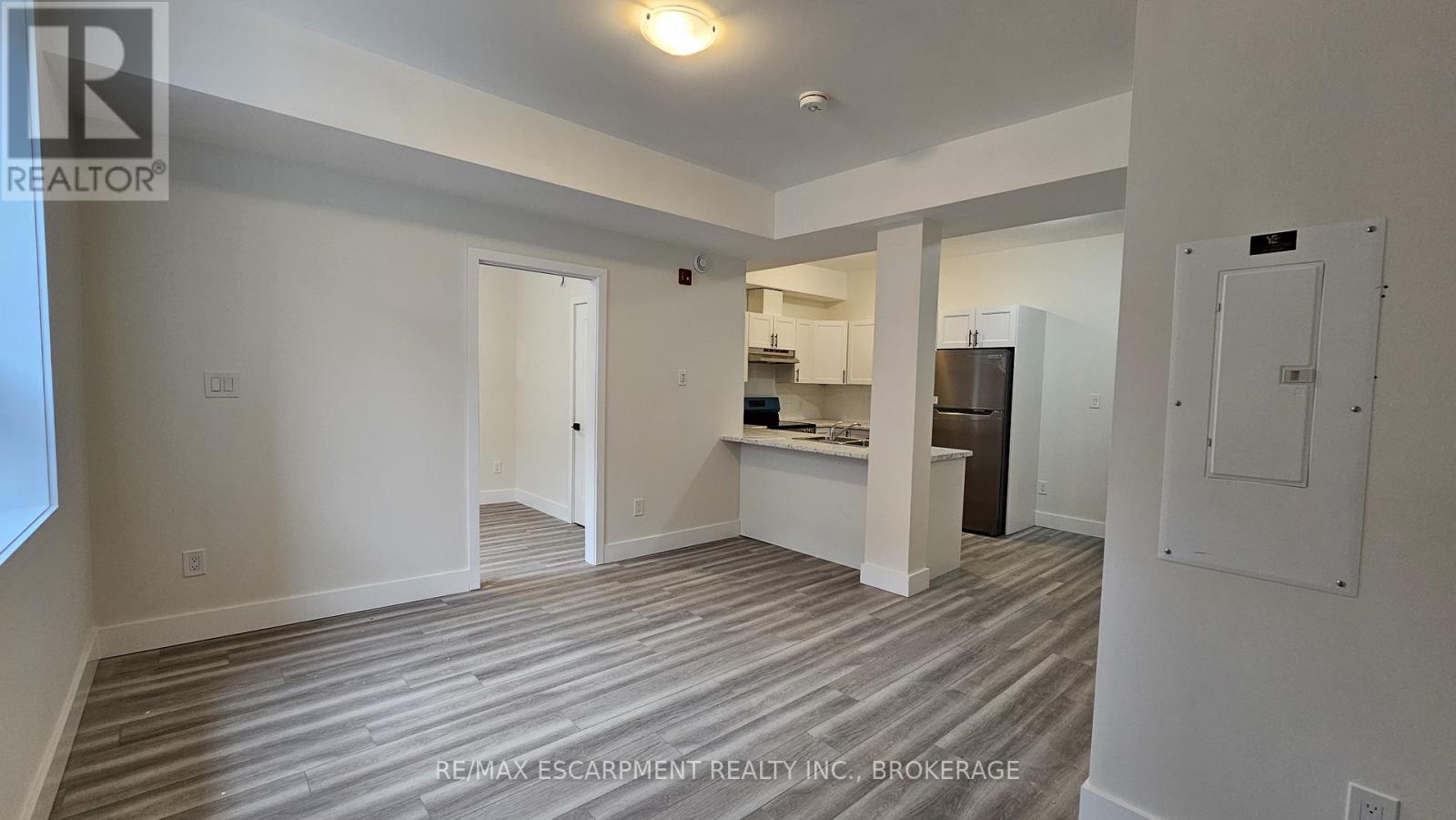 363 Front Street, Belleville, Ontario  K8N 2Z9 - Photo 8 - X12440543