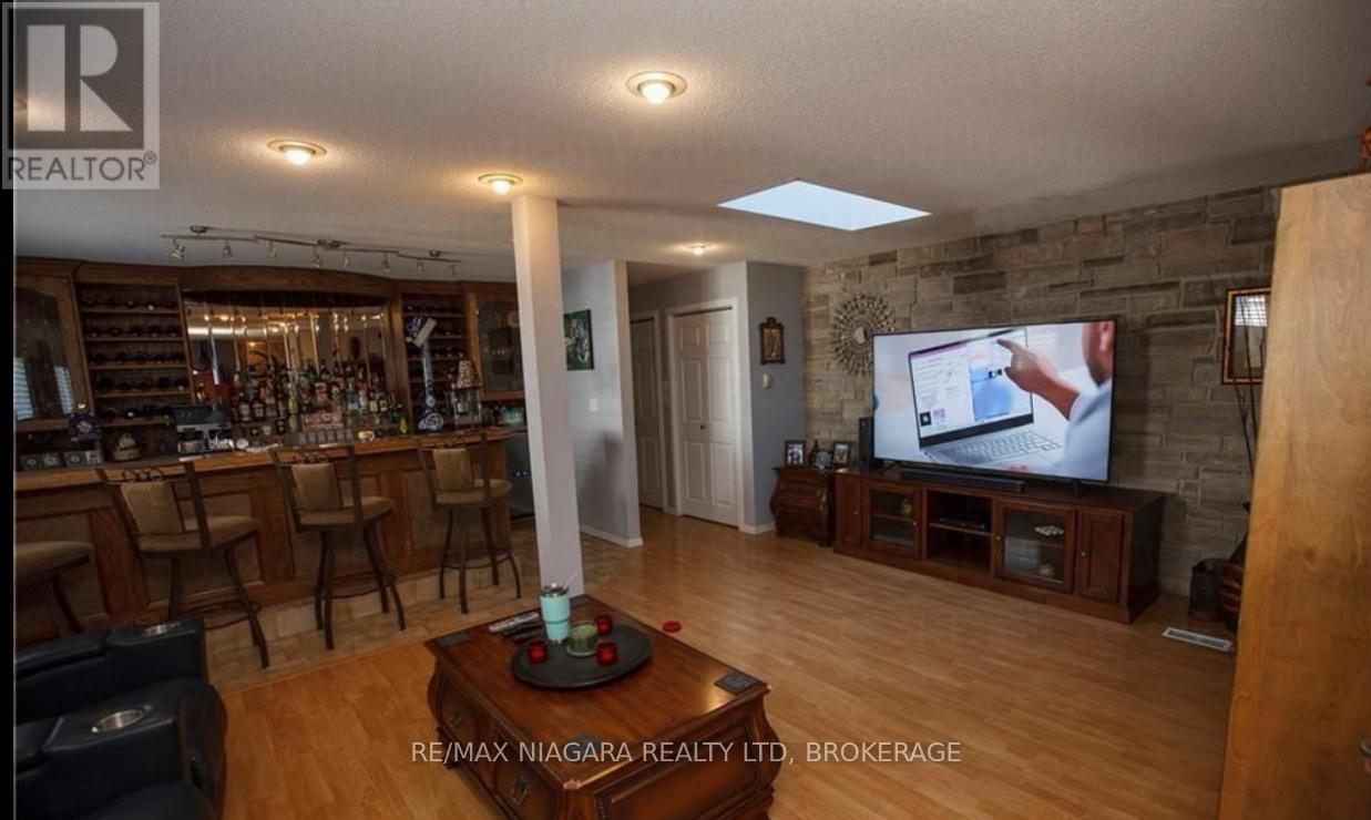 4020 Erie Road, Fort Erie, Ontario  L0S 1B0 - Photo 16 - X12440834