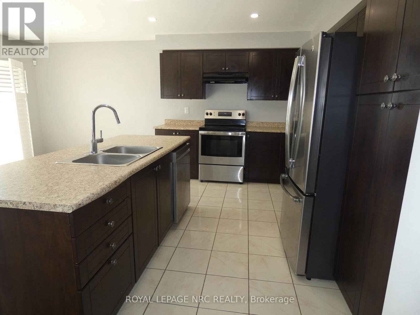 7857 Sassafras Trail, Niagara Falls, Ontario  L2H 0N6 - Photo 8 - X12441316