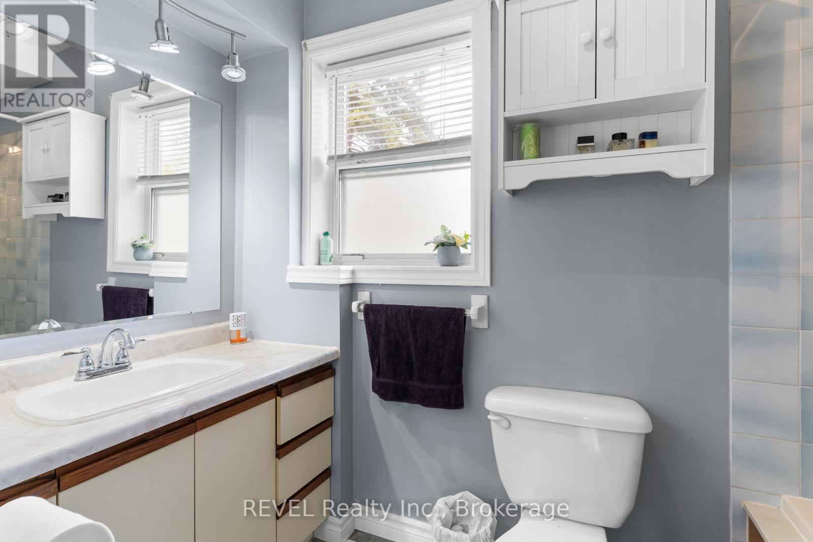 32 Bay Avenue, Welland, Ontario  L3B 3G6 - Photo 15 - X12441570