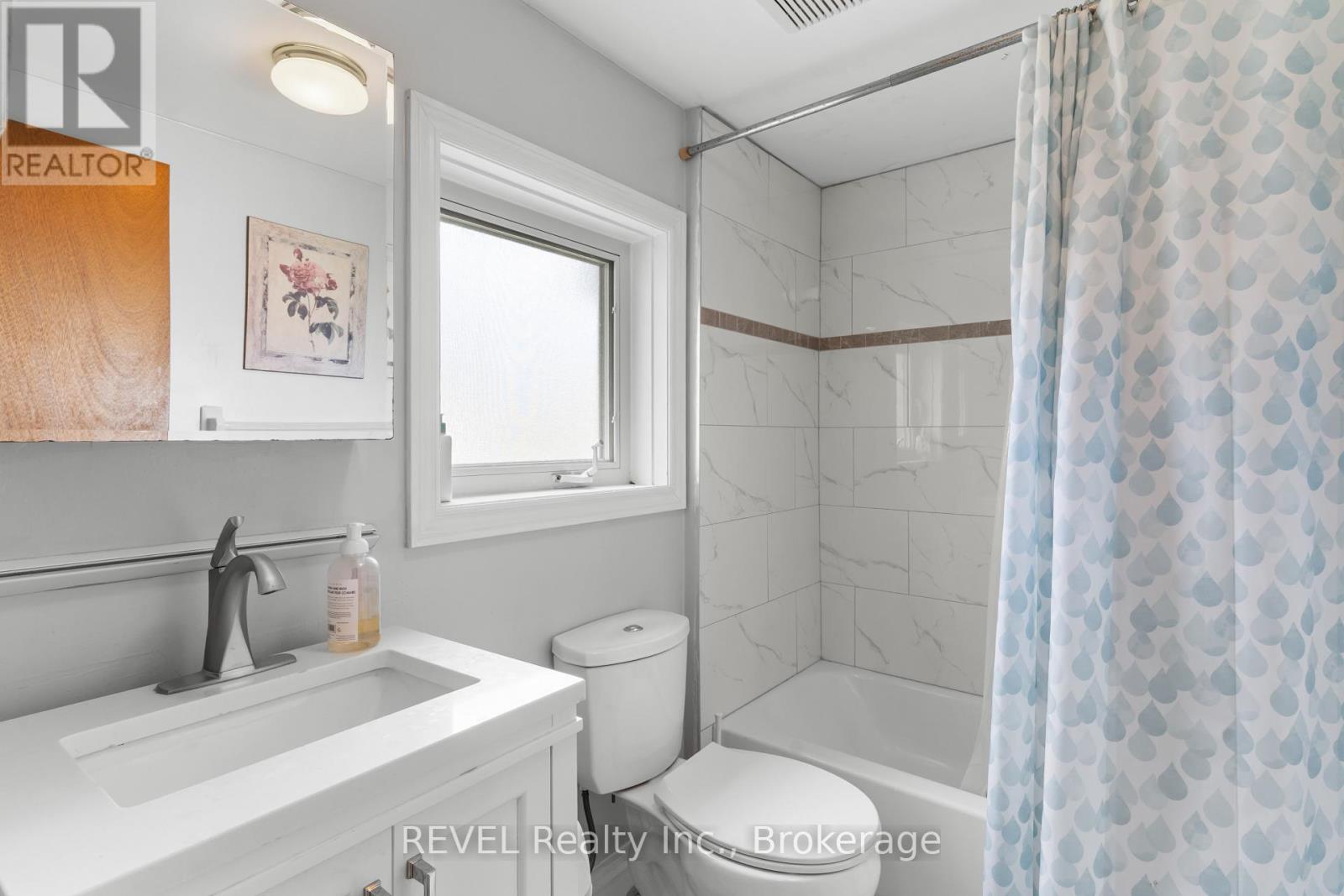 32 Bay Avenue, Welland, Ontario  L3B 3G6 - Photo 16 - X12441570