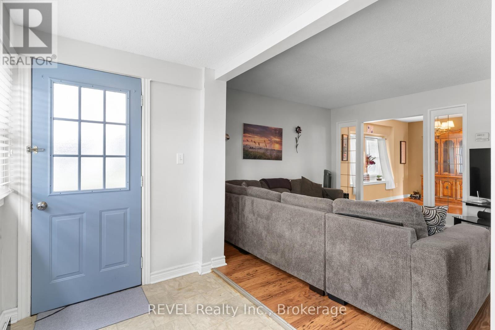 32 Bay Avenue, Welland, Ontario  L3B 3G6 - Photo 4 - X12441570