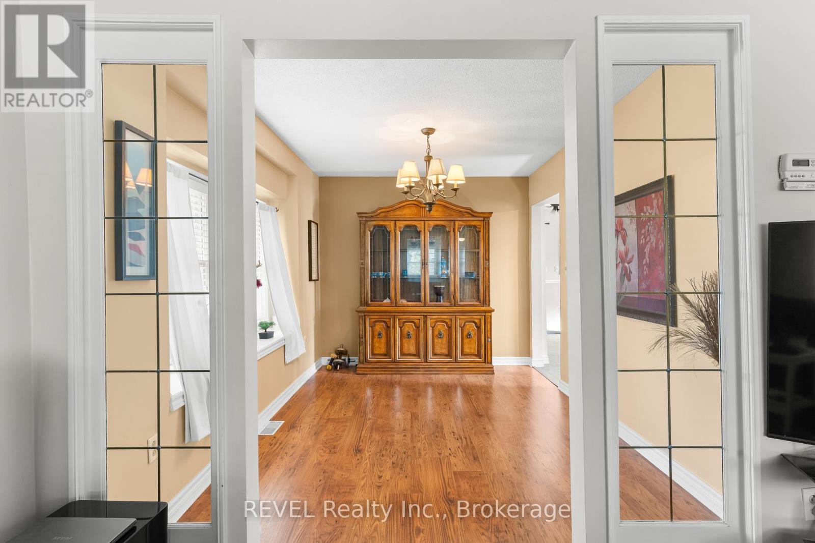 32 Bay Avenue, Welland, Ontario  L3B 3G6 - Photo 8 - X12441570