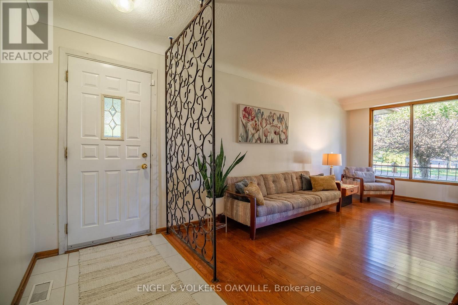 22 Sandy Cove Circle, St. Catharines, Ontario  L2N 5Z4 - Photo 6 - X12442134