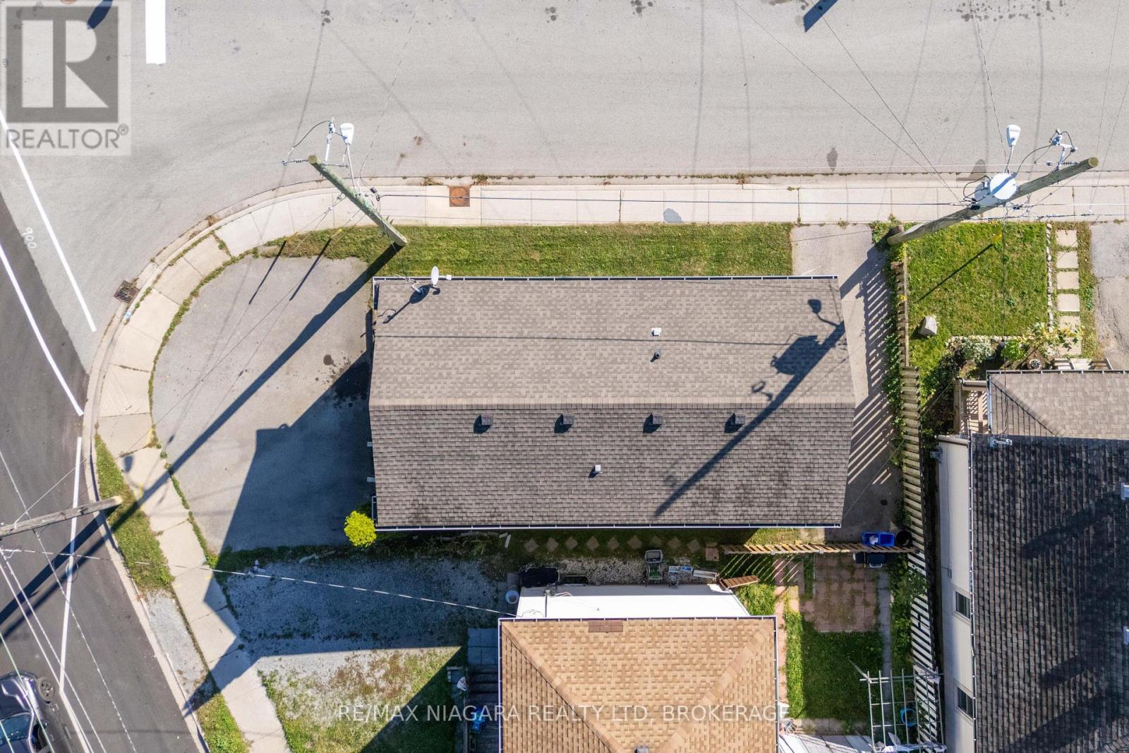 138 Carlton Street, St. Catharines, Ontario  L2R 7S6 - Photo 18 - X12442217