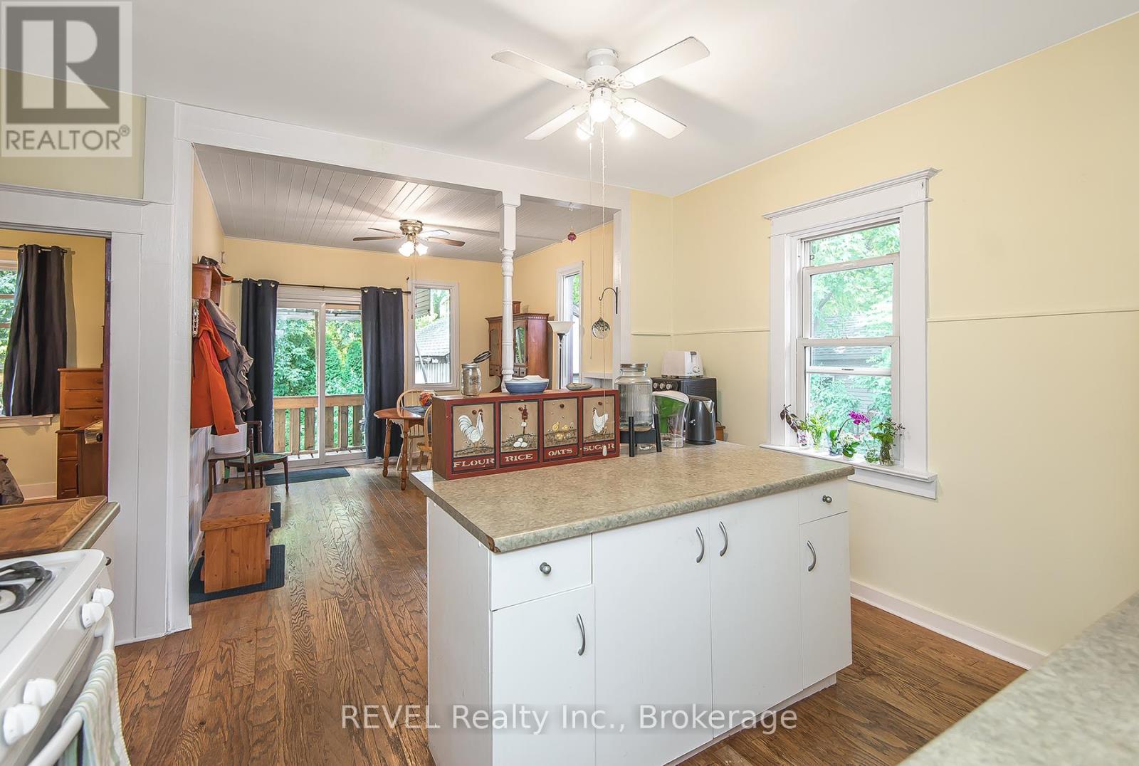 6510 Culp Street, Niagara Falls, Ontario  L2G 2C1 - Photo 6 - X12442609