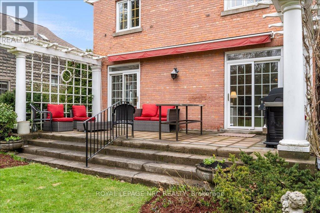 15 Trafalgar Street, St. Catharines, Ontario  L2R 3L9 - Photo 13 - X12443497