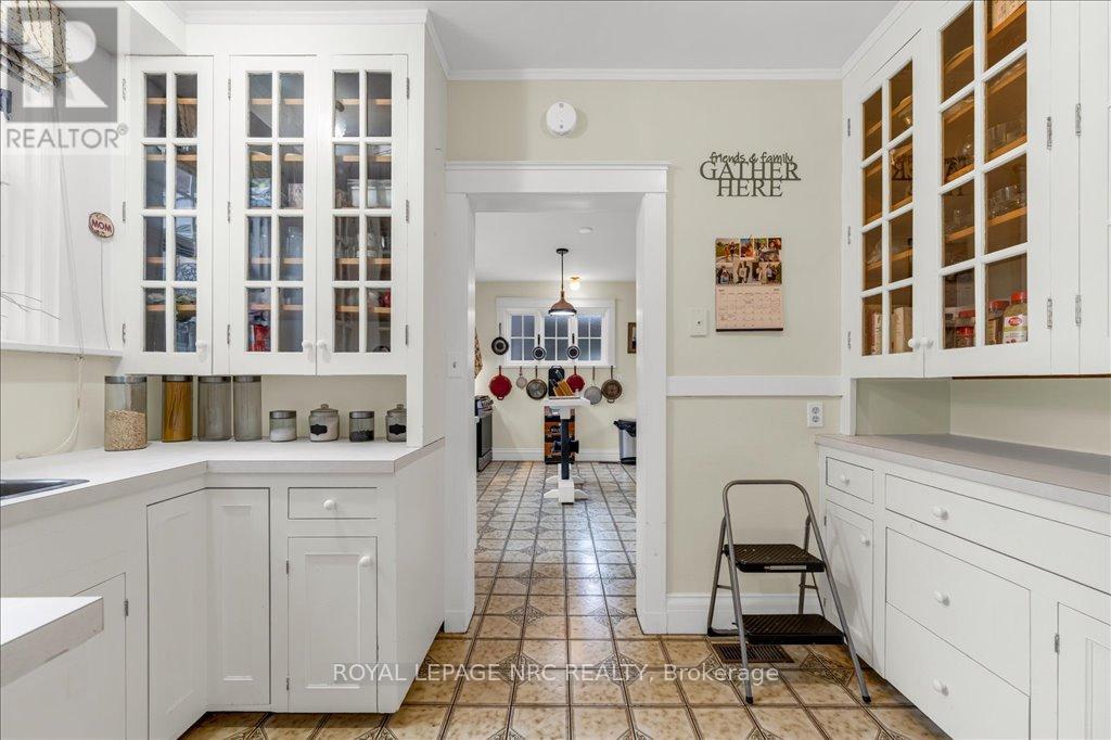 15 Trafalgar Street, St. Catharines, Ontario  L2R 3L9 - Photo 26 - X12443497