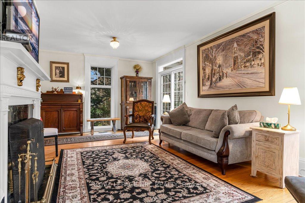 15 Trafalgar Street, St. Catharines, Ontario  L2R 3L9 - Photo 29 - X12443497