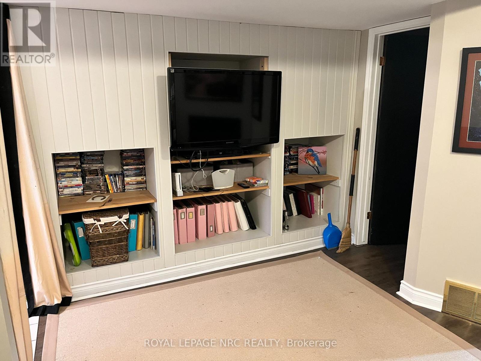 61 Prince Philip Drive, St. Catharines, Ontario  L2N 3H9 - Photo 2 - X12443626