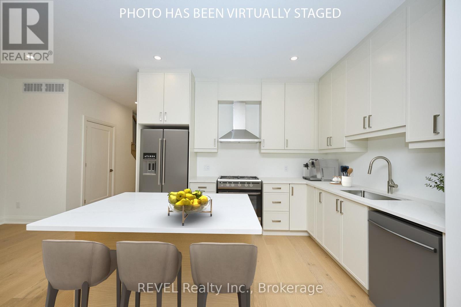 7429 Matteo Drive, Niagara Falls, Ontario  L2H 3T3 - Photo 8 - X12443876