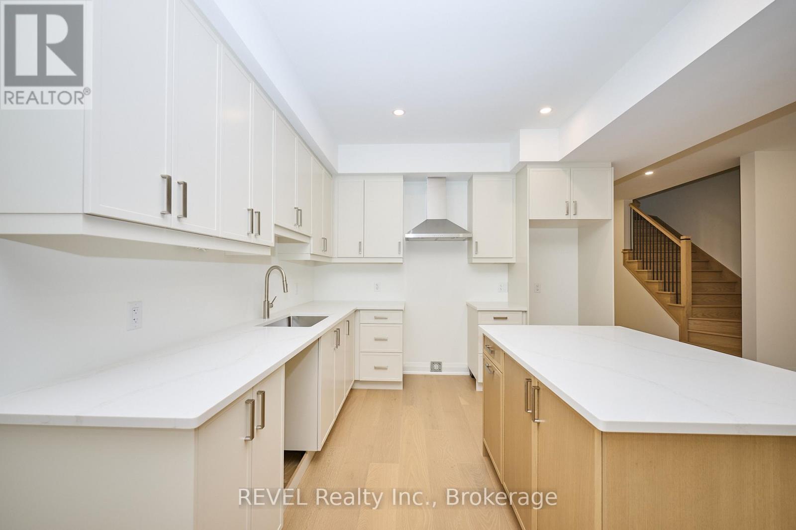 7437 Matteo Drive, Niagara Falls, Ontario  L2H 3T3 - Photo 10 - X12443954