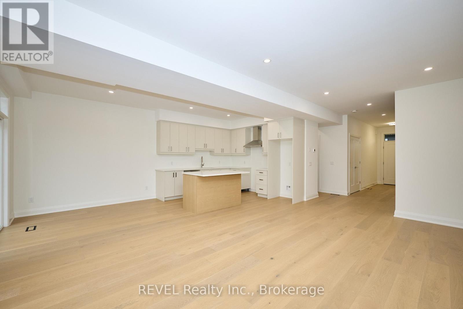 7437 Matteo Drive, Niagara Falls, Ontario  L2H 3T3 - Photo 13 - X12443954