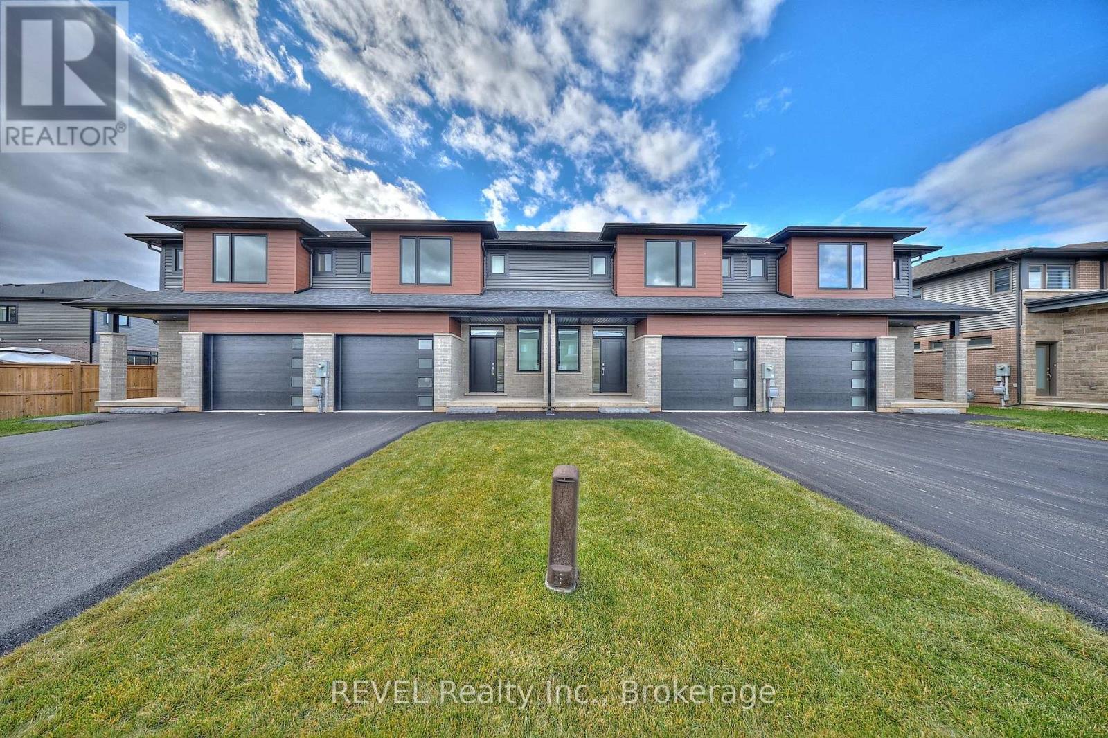 7445 Matteo Drive, Niagara Falls, Ontario  L2H 3T3 - Photo 2 - X12444001