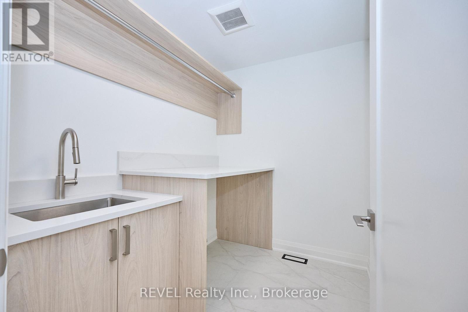 7445 Matteo Drive, Niagara Falls, Ontario  L2H 3T3 - Photo 23 - X12444001