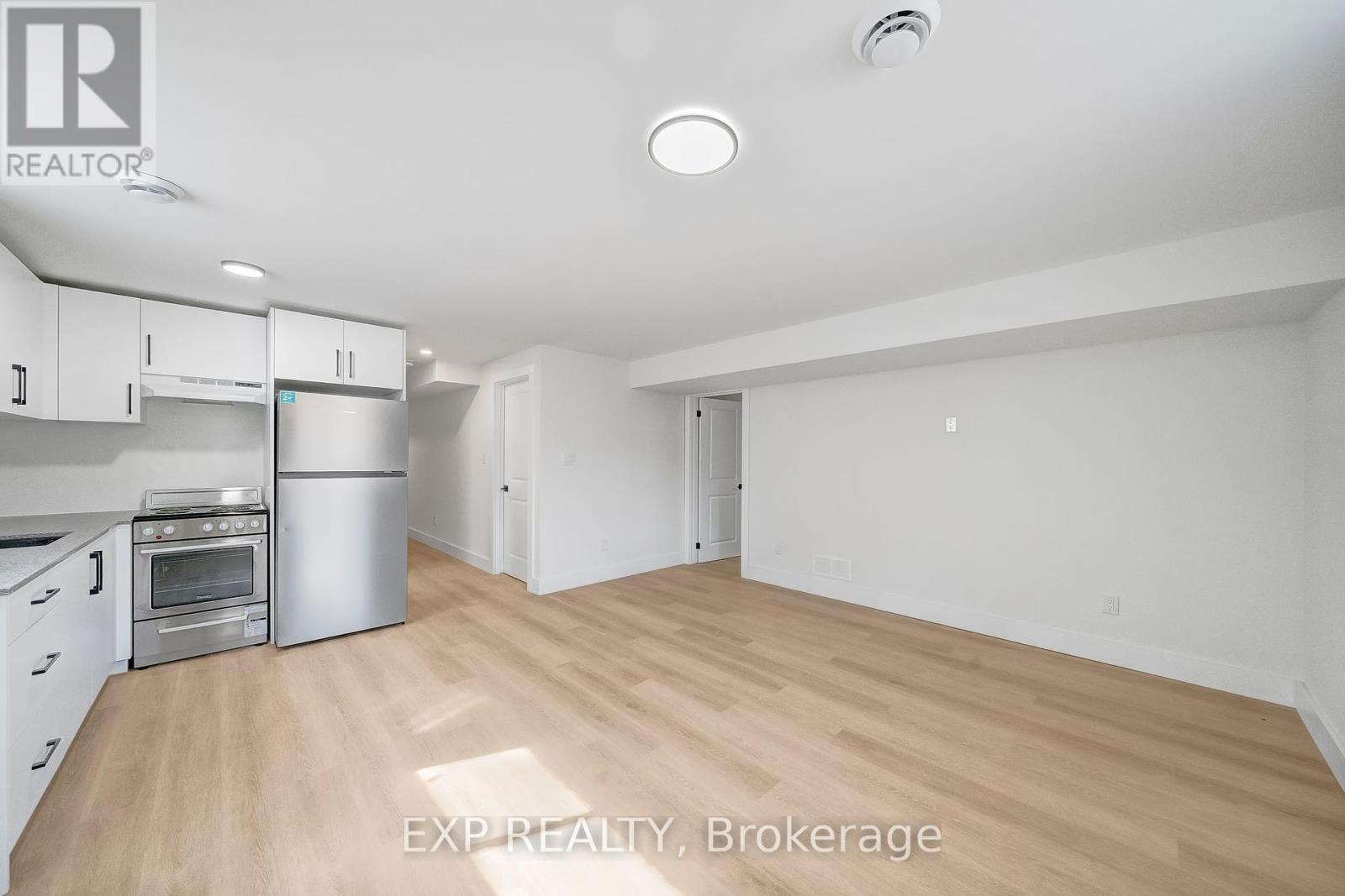 210 Morton Street, Thorold, Ontario  L2V 1C7 - Photo 30 - X12444205