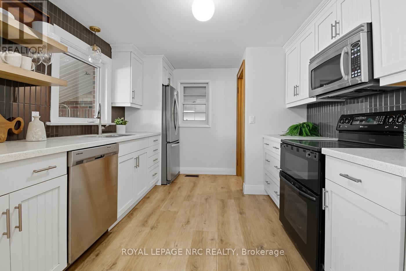 3754 Highland Drive, Fort Erie, Ontario  L0S 1N0 - Photo 12 - X12445046