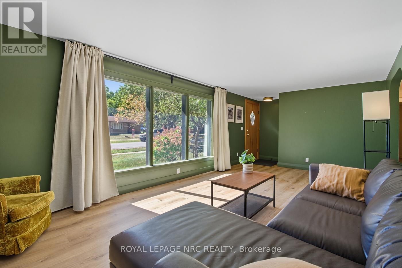 3754 Highland Drive, Fort Erie, Ontario  L0S 1N0 - Photo 5 - X12445046