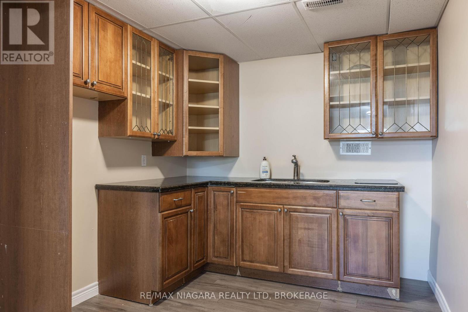 44 Maple Leaf Avenue S, Fort Erie, Ontario  L0S 1N0 - Photo 21 - X12445063