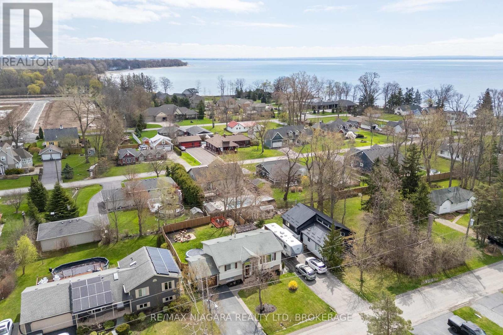 44 Maple Leaf Avenue S, Fort Erie, Ontario  L0S 1N0 - Photo 39 - X12445063