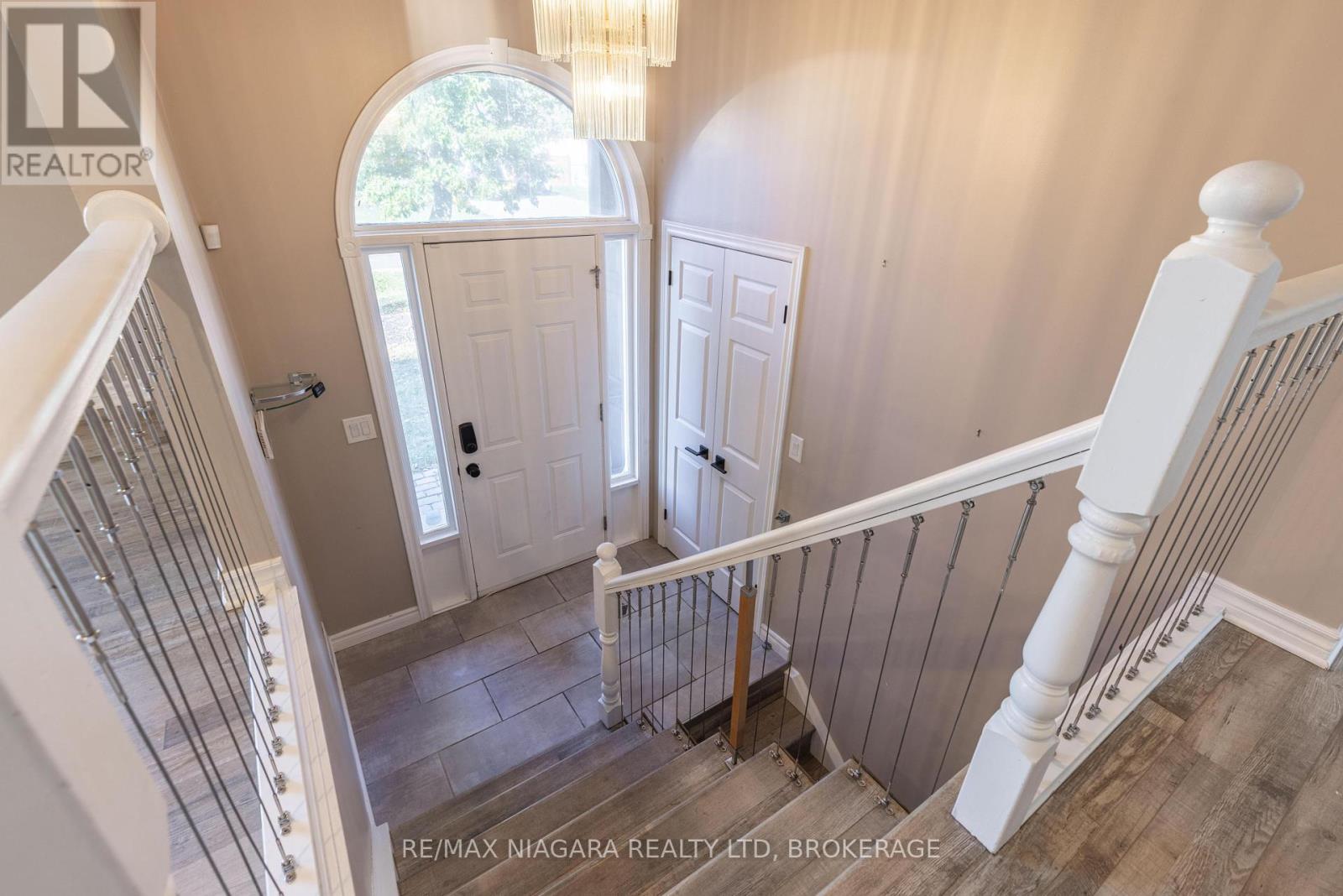 44 Maple Leaf Avenue S, Fort Erie, Ontario  L0S 1N0 - Photo 6 - X12445063