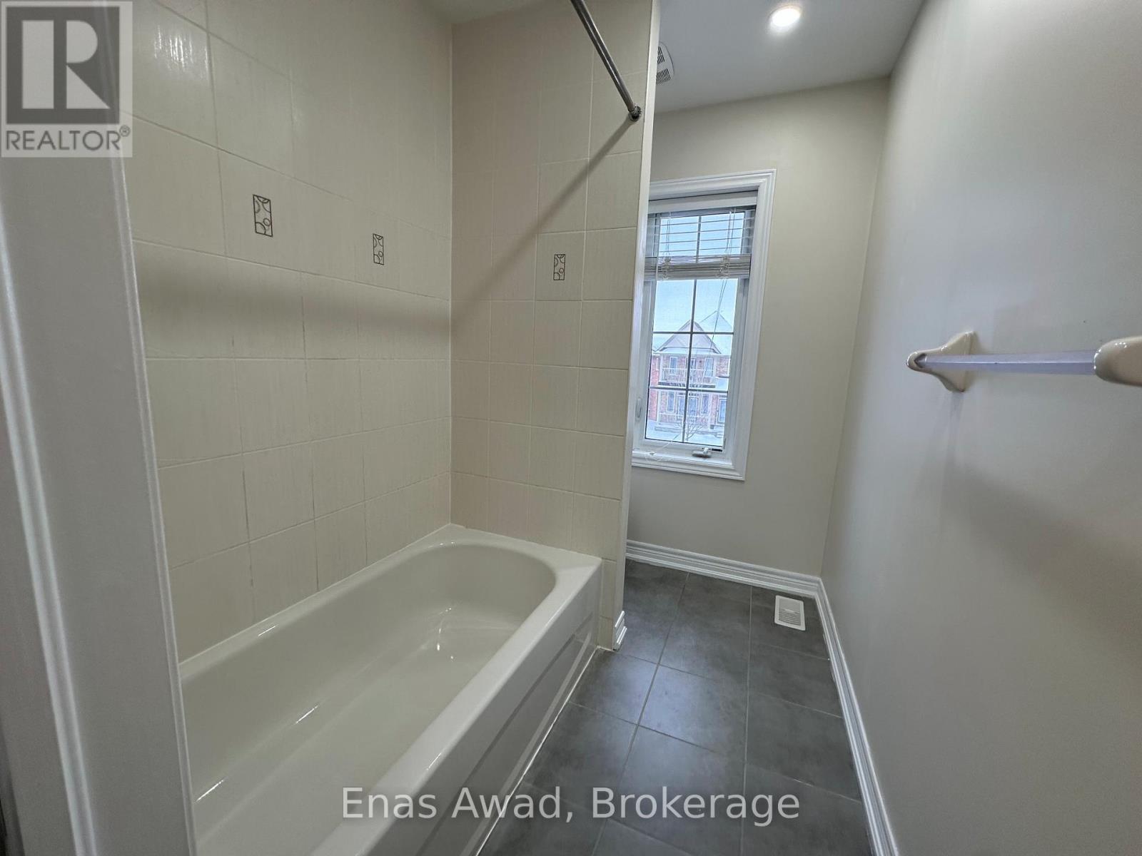 968 Green Street, Innisfil, Ontario  L0L 1W0 - Photo 29 - N12445132