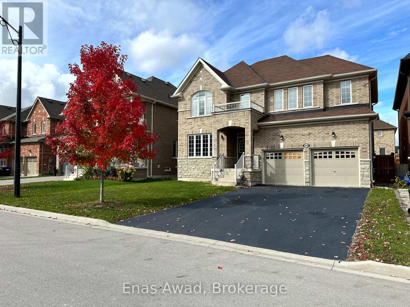 968 Green Street, Innisfil, Ontario  L0L 1W0 - Photo 4 - N12445132