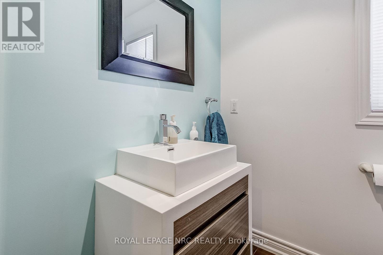 330 Gate Street, Niagara-On-The-Lake, Ontario  L0S 1J0 - Photo 18 - X12445194