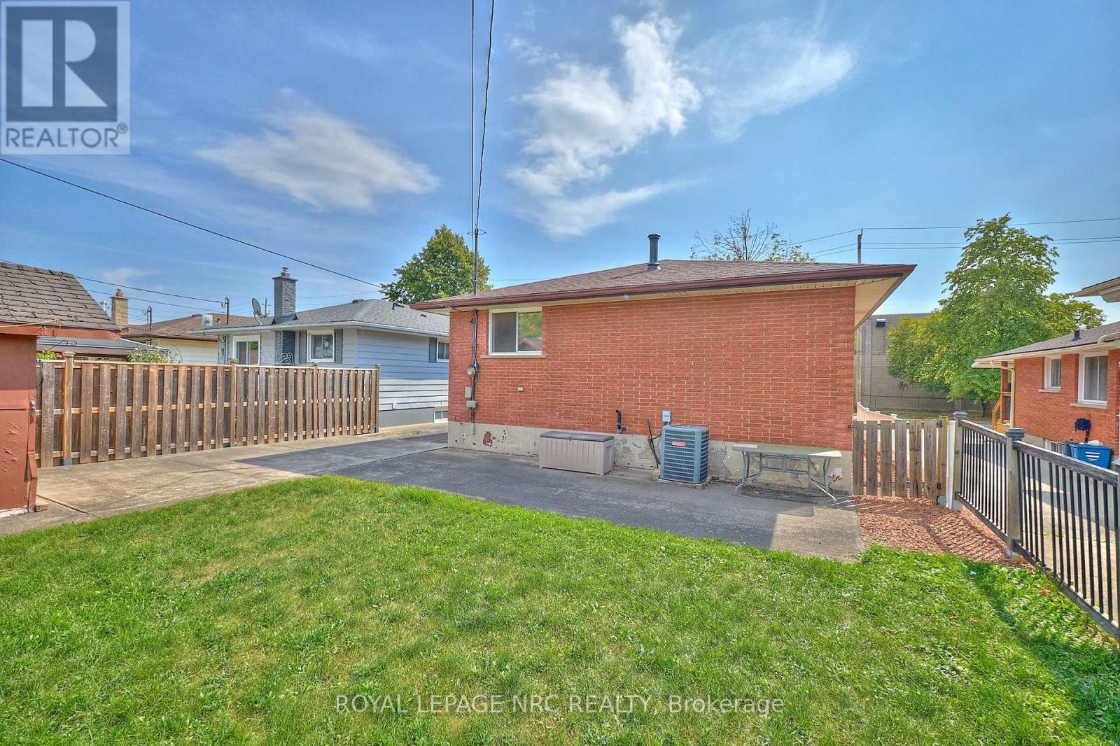 320 Morningstar Street, Welland, Ontario  L3B 5B3 - Photo 7 - X12445284