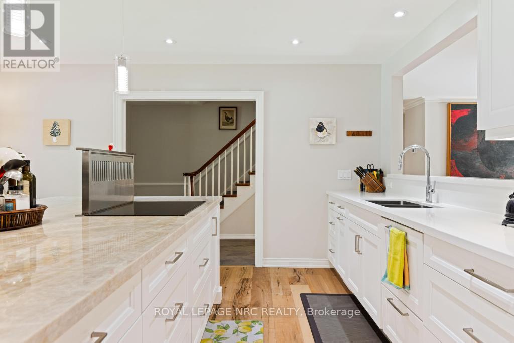 7 Christopher Street, Niagara-On-The-Lake, Ontario  L0S 1J0 - Photo 11 - X12445970