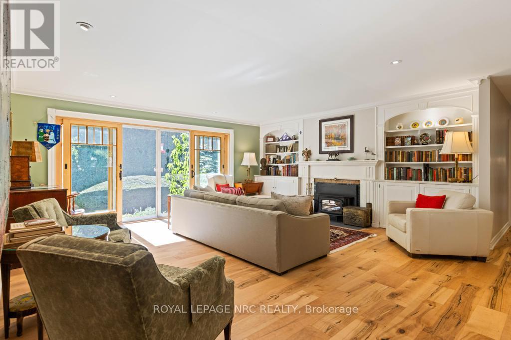 7 Christopher Street, Niagara-On-The-Lake, Ontario  L0S 1J0 - Photo 3 - X12445970