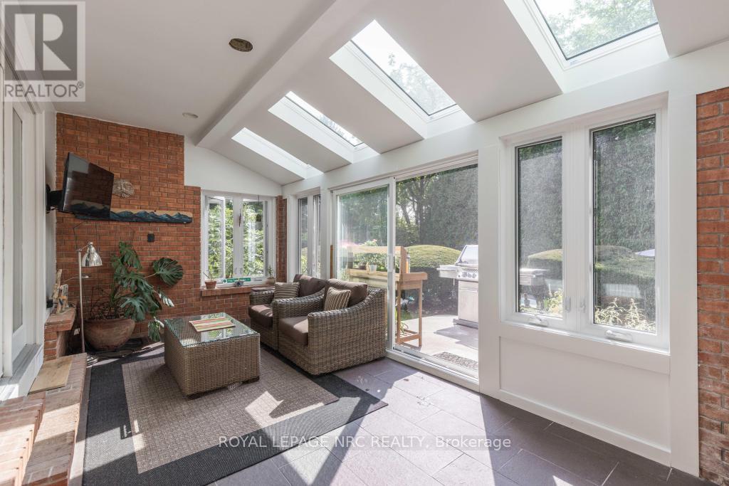 7 Christopher Street, Niagara-On-The-Lake, Ontario  L0S 1J0 - Photo 5 - X12445970