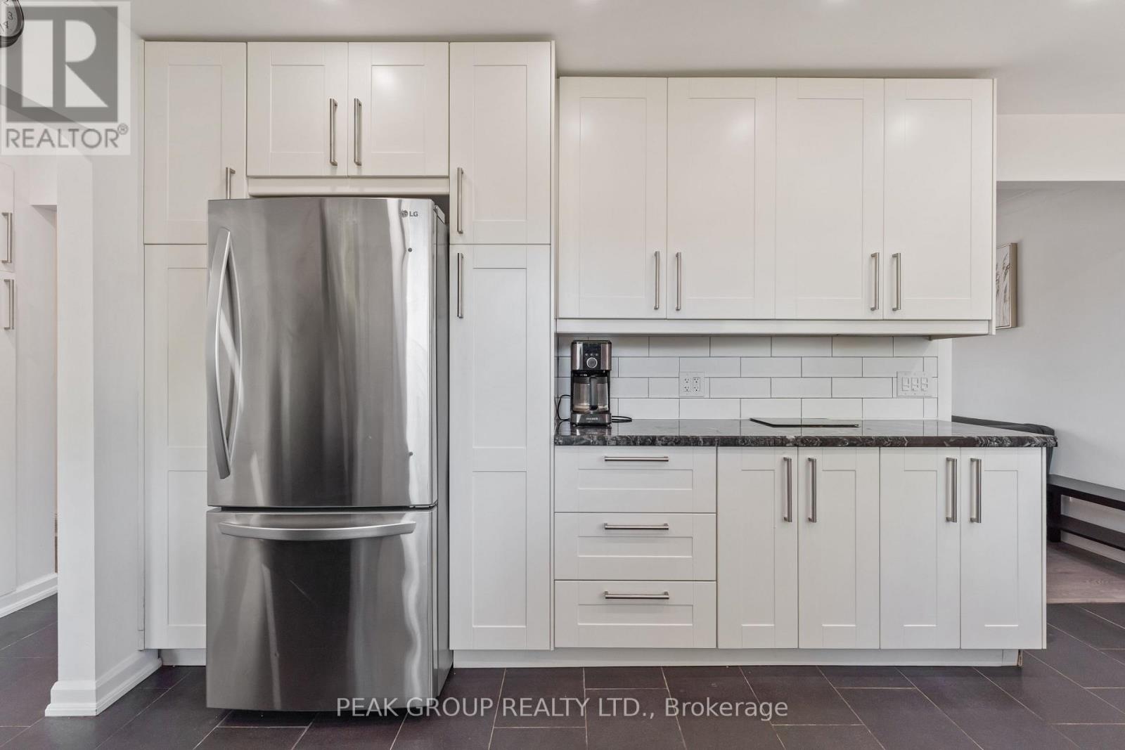 8816 Roosevelt Street, Niagara Falls, Ontario  L2G 7A2 - Photo 13 - X12446063