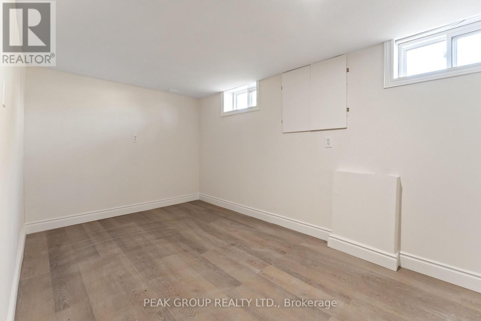 8816 Roosevelt Street, Niagara Falls, Ontario  L2G 7A2 - Photo 29 - X12446063