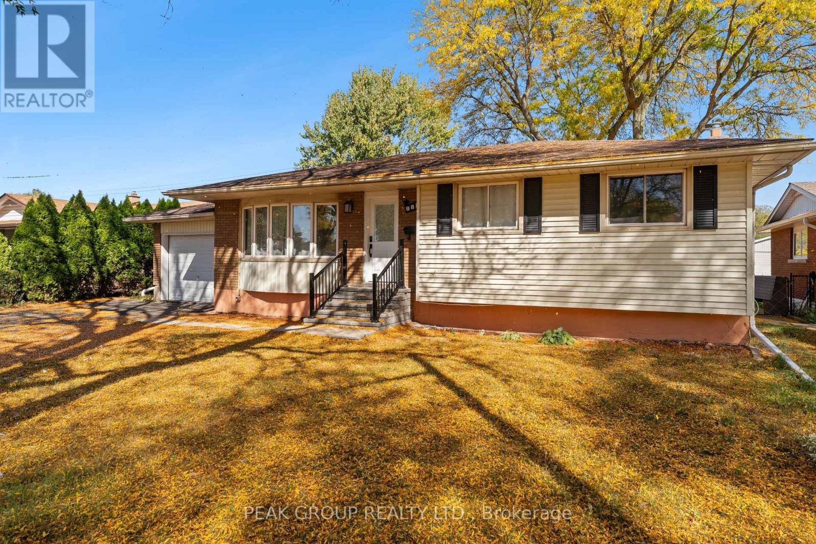 8816 Roosevelt Street, Niagara Falls, Ontario  L2G 7A2 - Photo 3 - X12446063