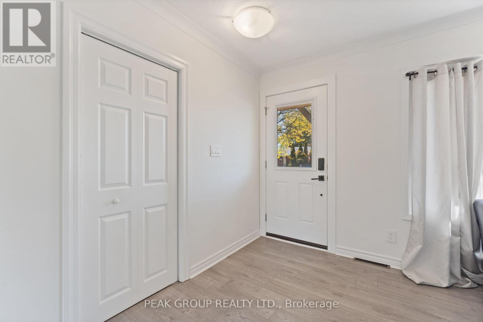 8816 Roosevelt Street, Niagara Falls, Ontario  L2G 7A2 - Photo 5 - X12446063