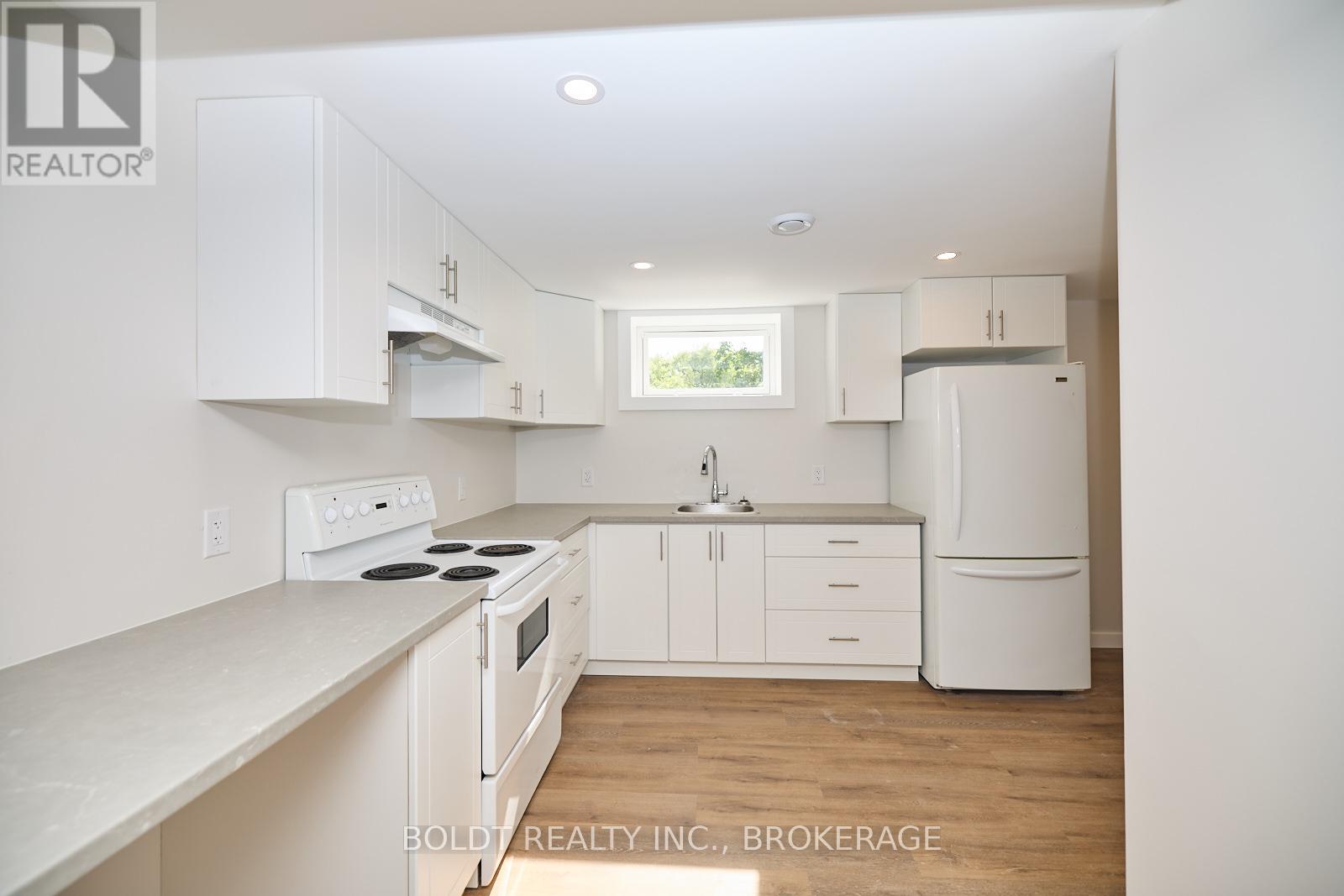 3305 Nineteenth Street, Lincoln, Ontario  L0R 1S0 - Photo 5 - X12446132