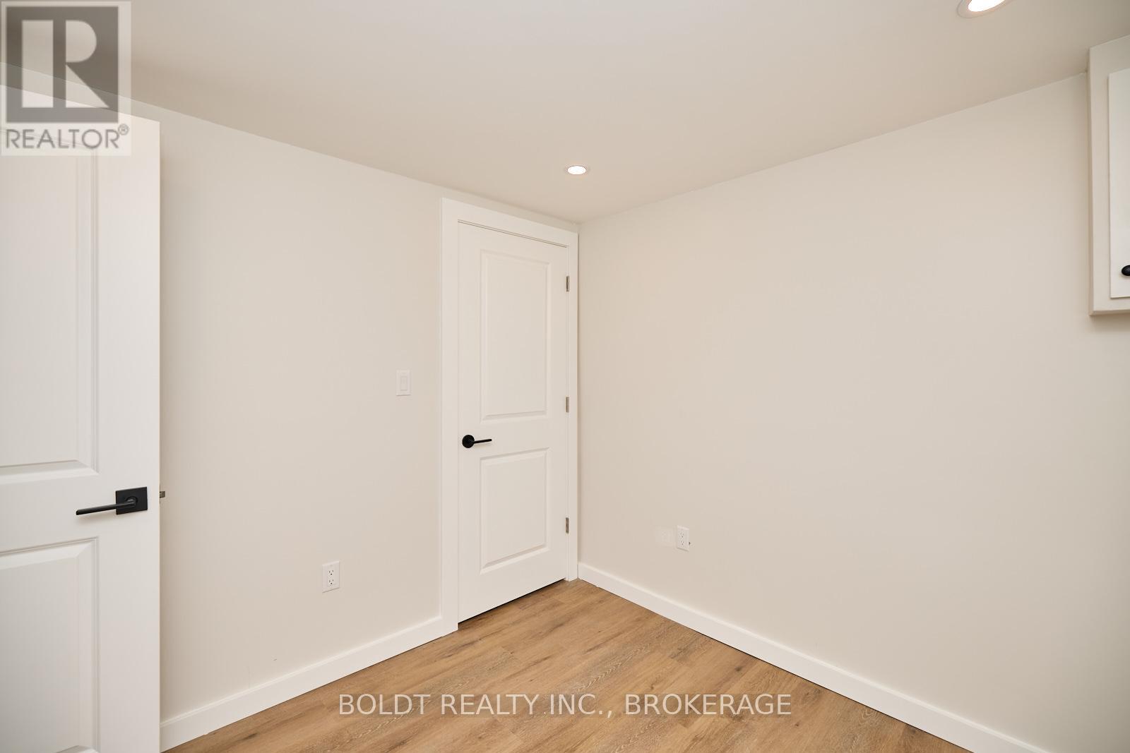 3305 Nineteenth Street, Lincoln, Ontario  L0R 1S0 - Photo 7 - X12446132