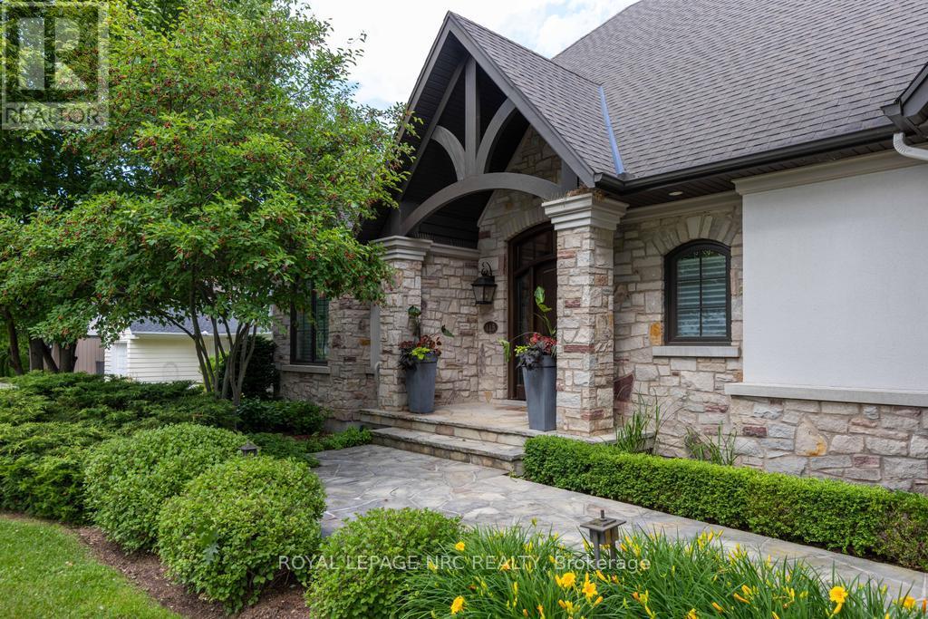 115 Riverdale Drive, St. Catharines, Ontario  L2R 4C1 - Photo 3 - X12446725